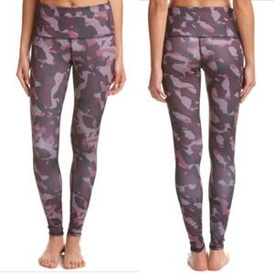Noli Purple Camo Print Leggings‎ Size Small High Waist Yoga Gym Workout Athletic